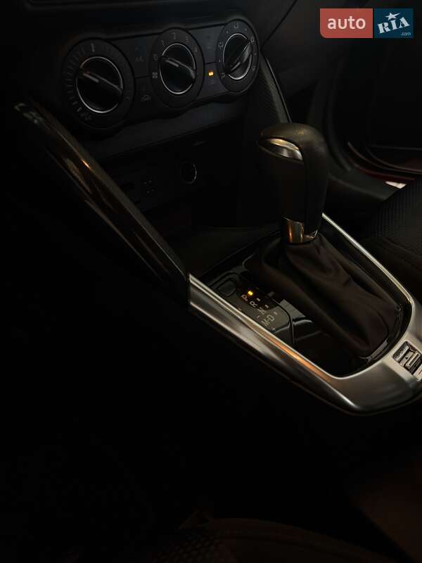 Седан Toyota Yaris 2016 в Киеве