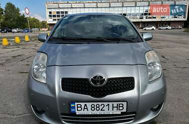 Хэтчбек Toyota Yaris 2008 в Кропивницком