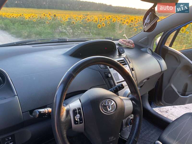 Хэтчбек Toyota Yaris 2006 в Борисполе