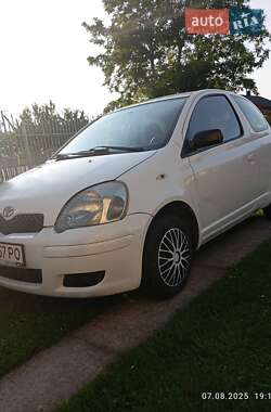Хэтчбек Toyota Yaris 2003 в Городке