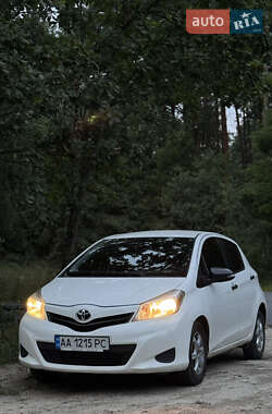 Хетчбек Toyota Yaris 2012 в Києві