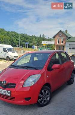 Седан Toyota Yaris 2008 в Львові