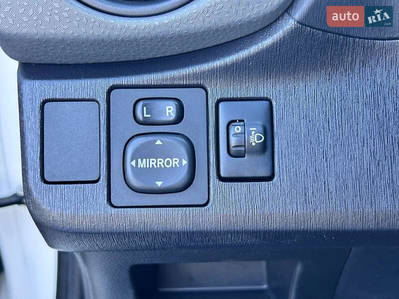 Хетчбек Toyota Yaris 2012 в Одесі