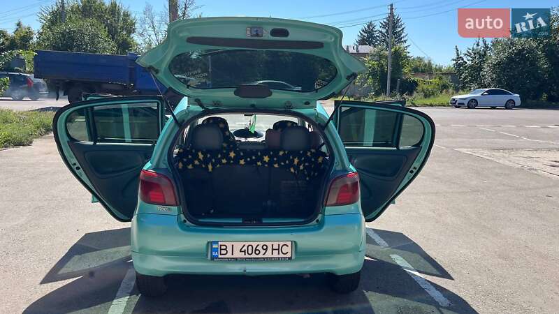 Хэтчбек Toyota Yaris 1999 в Ахтырке