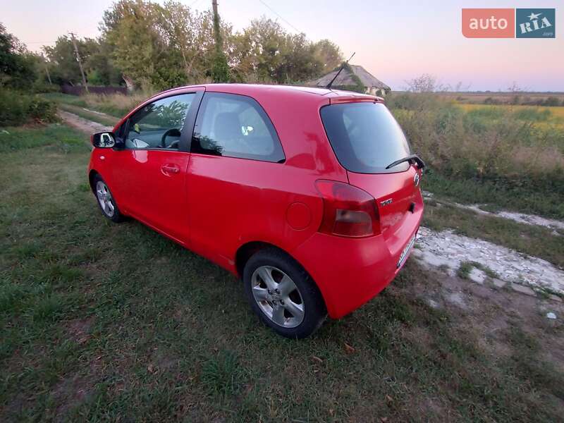 Хэтчбек Toyota Yaris 2006 в Киеве