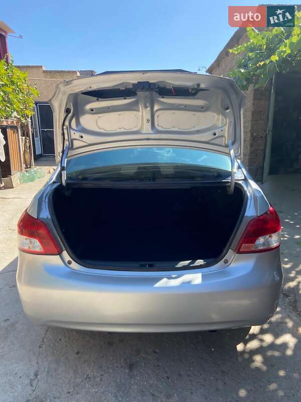 Седан Toyota Yaris 2006 в Измаиле фото 12 Седан Toyota Yaris 2006 в Измаиле