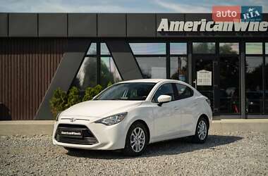 Седан Toyota Yaris 2017 в Чернівцях