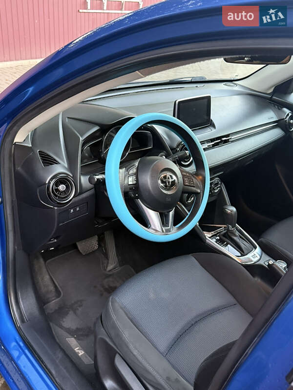 Седан Toyota Yaris 2016 в Николаеве