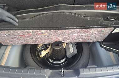 Хэтчбек Toyota Yaris 2018 в Киеве