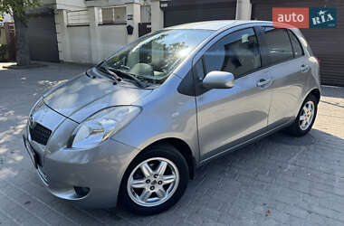 Хэтчбек Toyota Yaris 2007 в Одессе