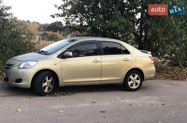 Седан Toyota Yaris 2008 в Киеве