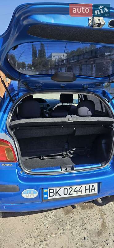 Хэтчбек Toyota Yaris 2003 в Южноукраинске