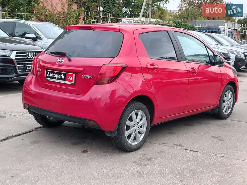 Хэтчбек Toyota Yaris 2015 в Харькове
