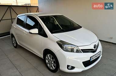 Хетчбек Toyota Yaris 2014 в Ужгороді