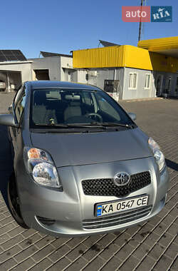 Хэтчбек Toyota Yaris 2006 в Черкассах