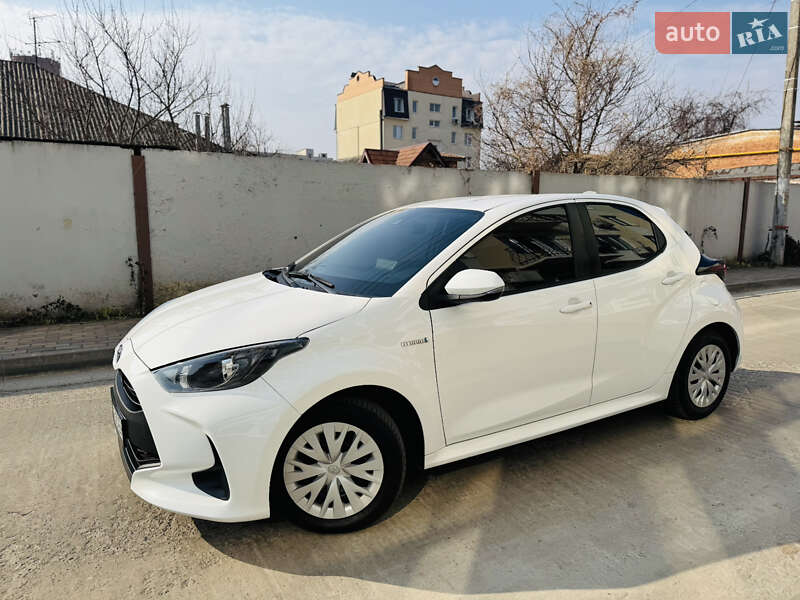 Хэтчбек Toyota Yaris 2022 в Ромнах