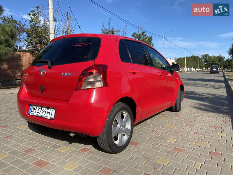 Хетчбек Toyota Yaris 2006 в Ізмаїлі