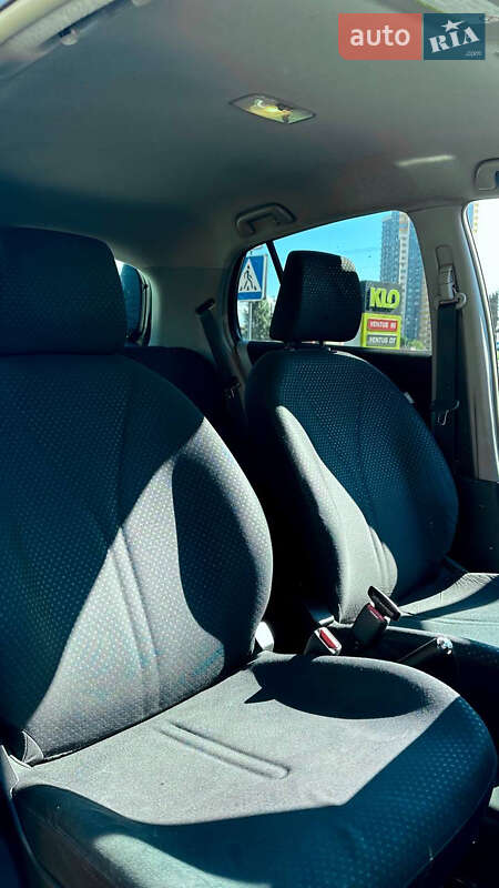 Хетчбек Toyota Yaris 2009 в Києві