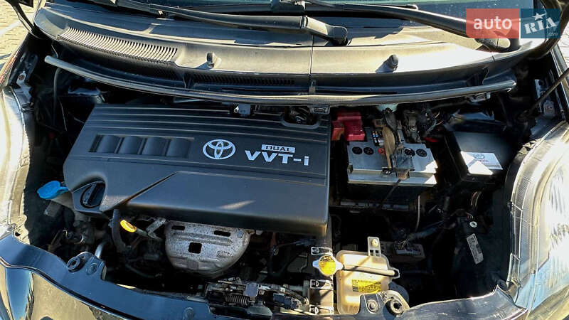 Хетчбек Toyota Yaris 2009 в Києві