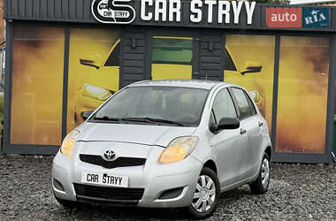 Хэтчбек Toyota Yaris 2011 в Стрые