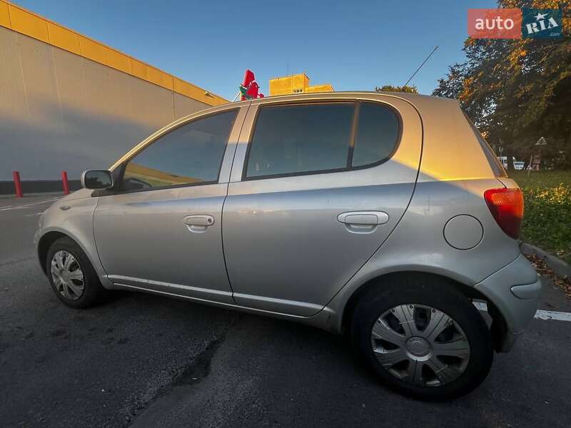 Хэтчбек Toyota Yaris 2005 в Львове