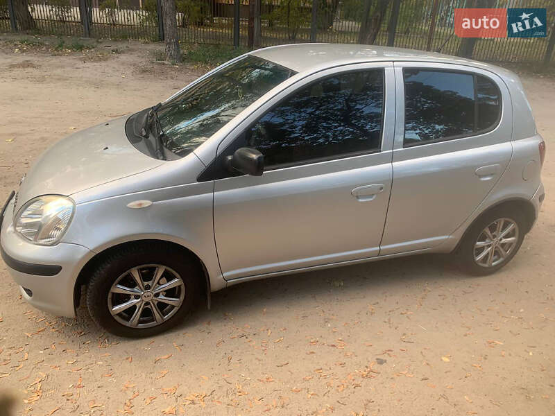 Хэтчбек Toyota Yaris 2004 в Днепре фото 2 Хэтчбек Toyota Yaris 2004 в Днепре