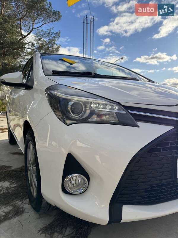 Хэтчбек Toyota Yaris 2015 в Киеве фото 7 Хэтчбек Toyota Yaris 2015 в Киеве