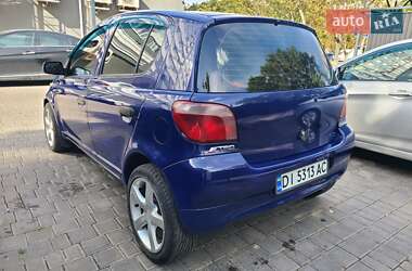 Хэтчбек Toyota Yaris 1999 в 