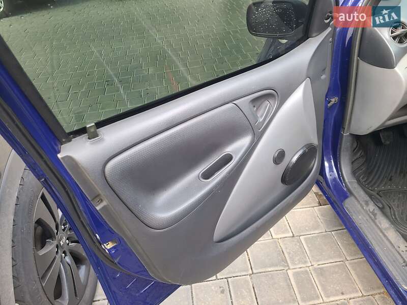 Хетчбек Toyota Yaris 1999 в Одесі