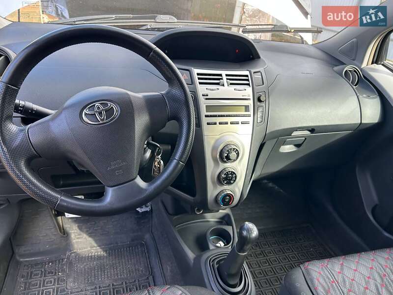 Хетчбек Toyota Yaris 2006 в Новомосковську фото 9 Хетчбек Toyota Yaris 2006 в Новомосковську