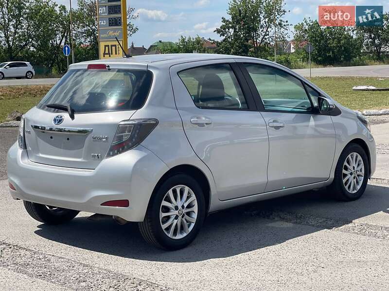 Хэтчбек Toyota Yaris 2012 в Ужгороде