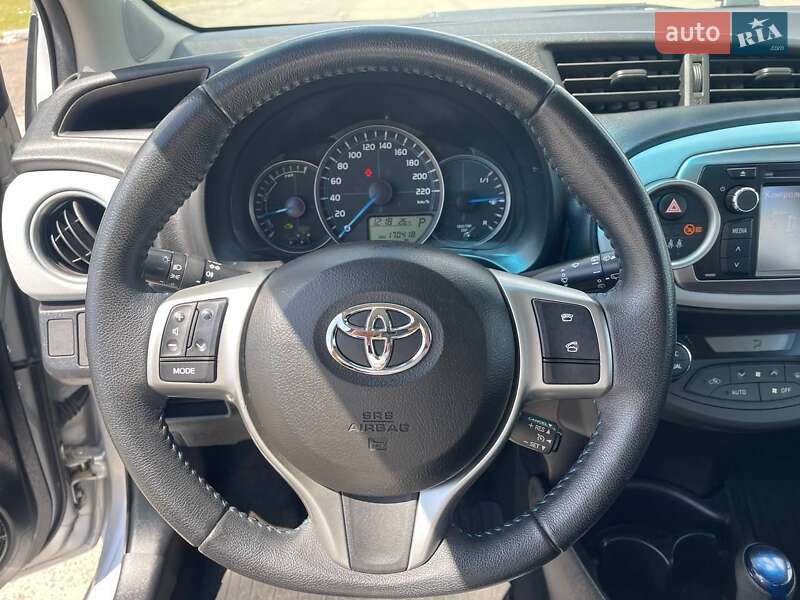 Хэтчбек Toyota Yaris 2012 в Ужгороде