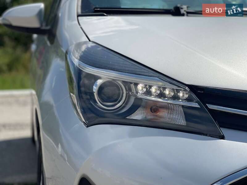 Хэтчбек Toyota Yaris 2012 в Ужгороде