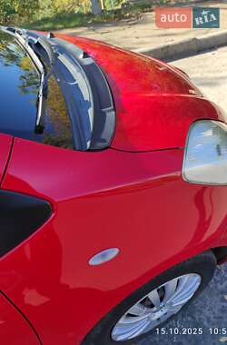 Хэтчбек Toyota Yaris 2007 в 