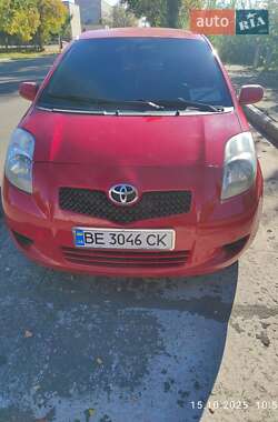 Хэтчбек Toyota Yaris 2007 в 