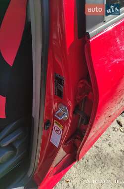 Хэтчбек Toyota Yaris 2007 в 