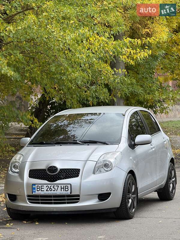 Хэтчбек Toyota Yaris 2006 в Николаеве