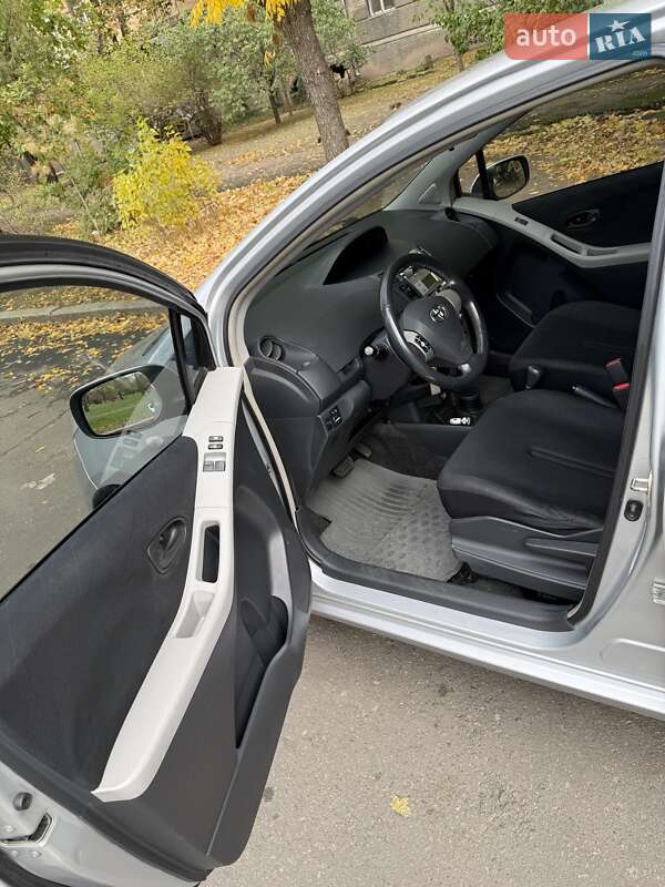 Хэтчбек Toyota Yaris 2006 в Николаеве