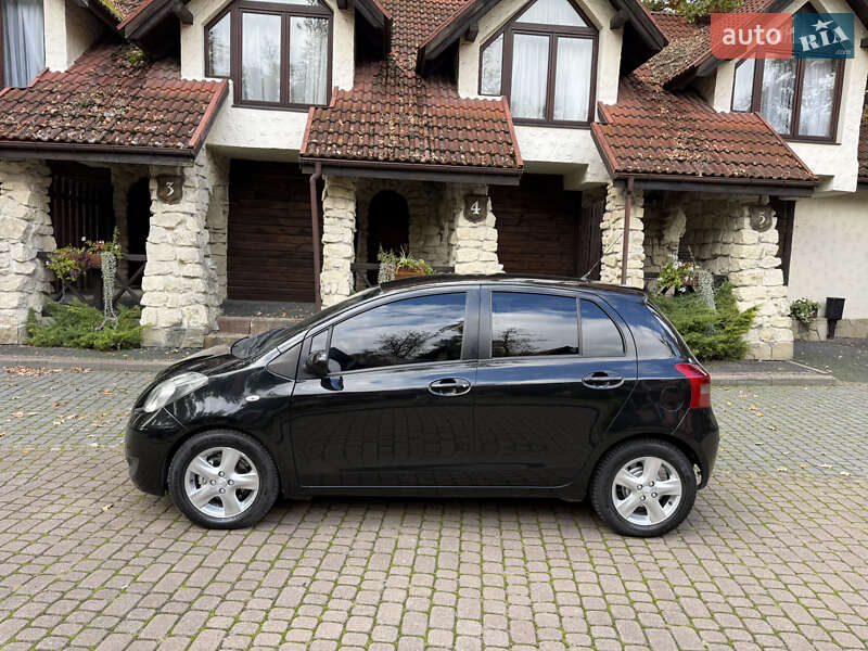 Хэтчбек Toyota Yaris 2006 в Львове