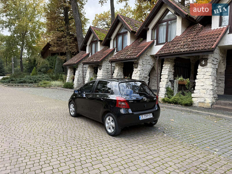 Хэтчбек Toyota Yaris 2006 в Львове