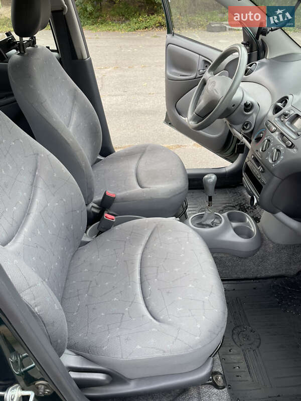 Хетчбек Toyota Yaris 1999 в Запоріжжі
