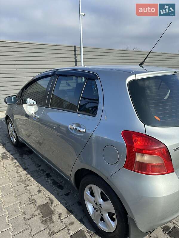 Хэтчбек Toyota Yaris 2007 в Николаеве