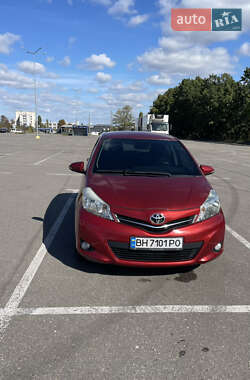 Хэтчбек Toyota Yaris 2012 в Кропивницком