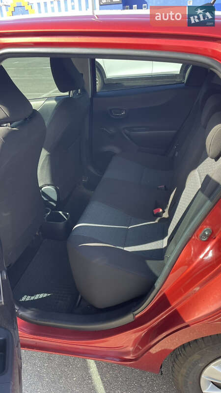 Хетчбек Toyota Yaris 2012 в Кропивницькому