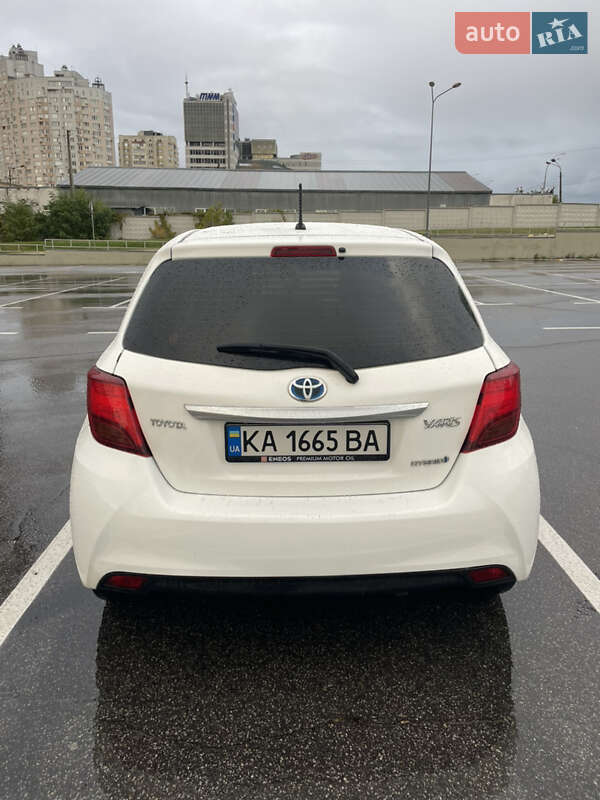 Хэтчбек Toyota Yaris 2015 в Киеве фото 5 Хэтчбек Toyota Yaris 2015 в Киеве