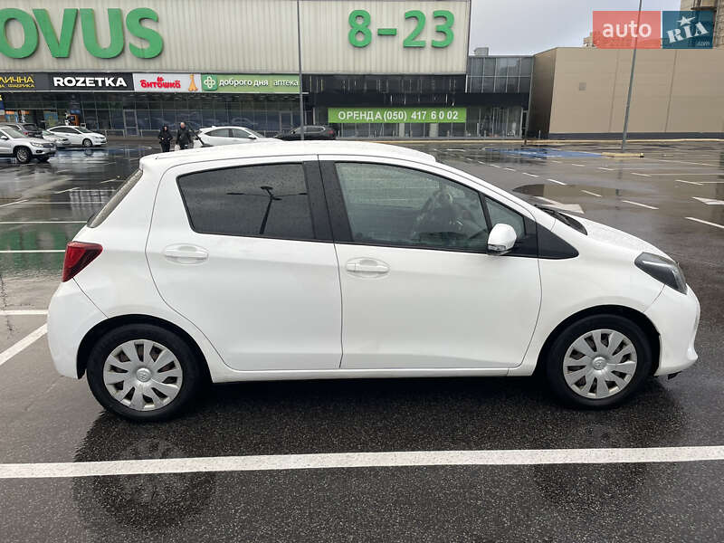 Хэтчбек Toyota Yaris 2015 в Киеве фото 7 Хэтчбек Toyota Yaris 2015 в Киеве
