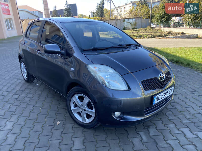 Хэтчбек Toyota Yaris 2008 в Луцке фото 2 Хэтчбек Toyota Yaris 2008 в Луцке