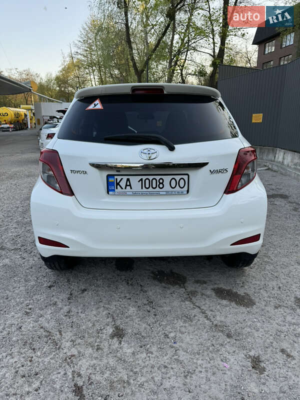 Хетчбек Toyota Yaris 2012 в Києві