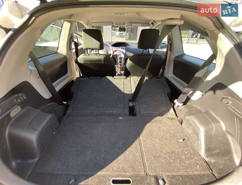 Хетчбек Toyota Yaris 2008 в Львові