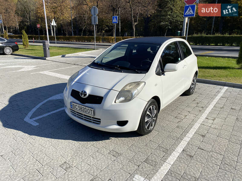 Хетчбек Toyota Yaris 2008 в Львові